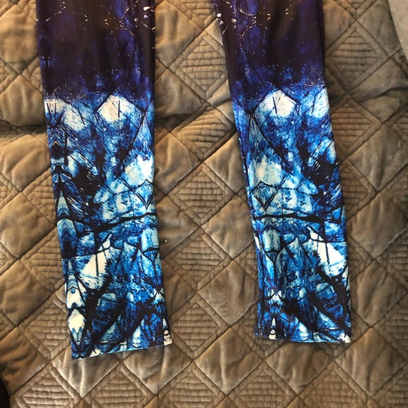 Workout leggings 🌸☀️ - Picture 3 of 3